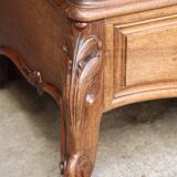 Armoire en noyer vers 1880