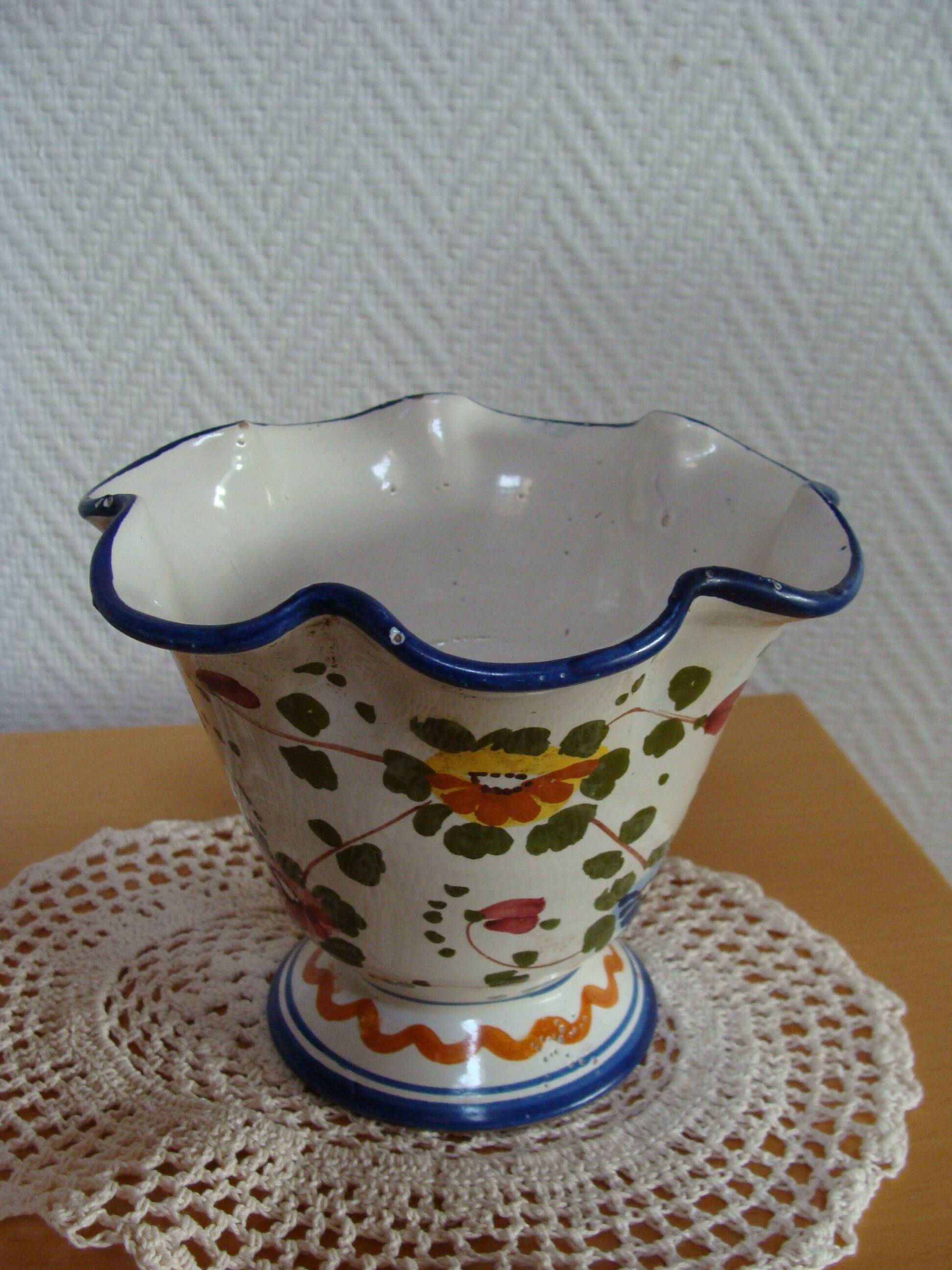 Vintage Italian tulip vase