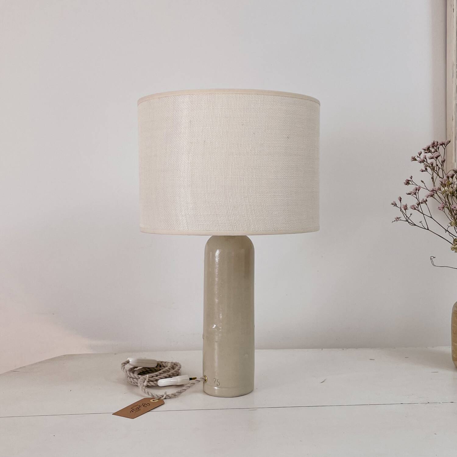 Lampe grès et jute écrue