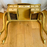 Venetian dresser from the 1960s/70s in carved wood with floral motifs.