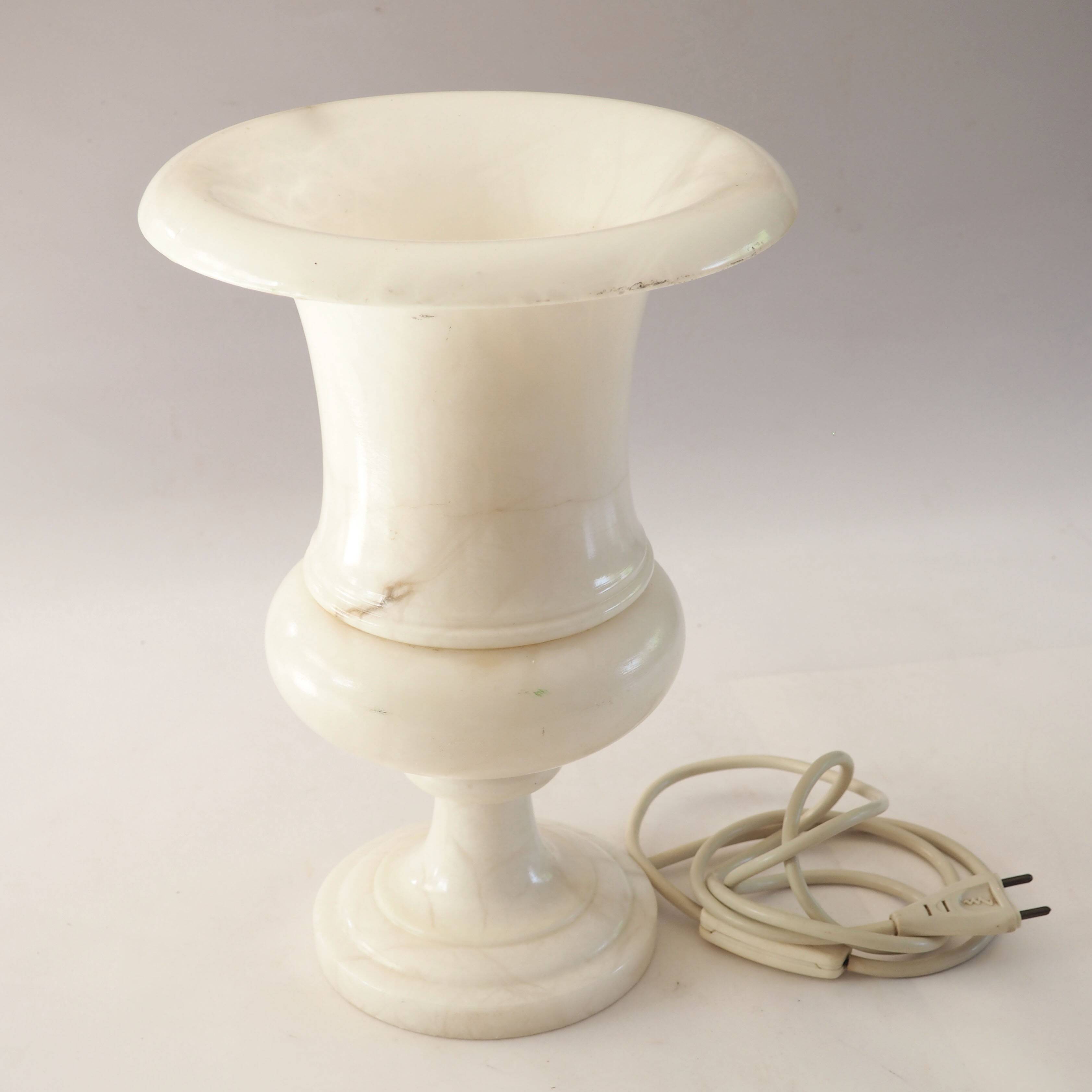 Medici alabaster lamp
