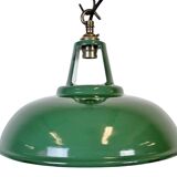 Lampe à suspension industrielle en émail vert, années 1960