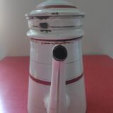 Cafetière en tôle émaillée blanche à filets rouges et dorés