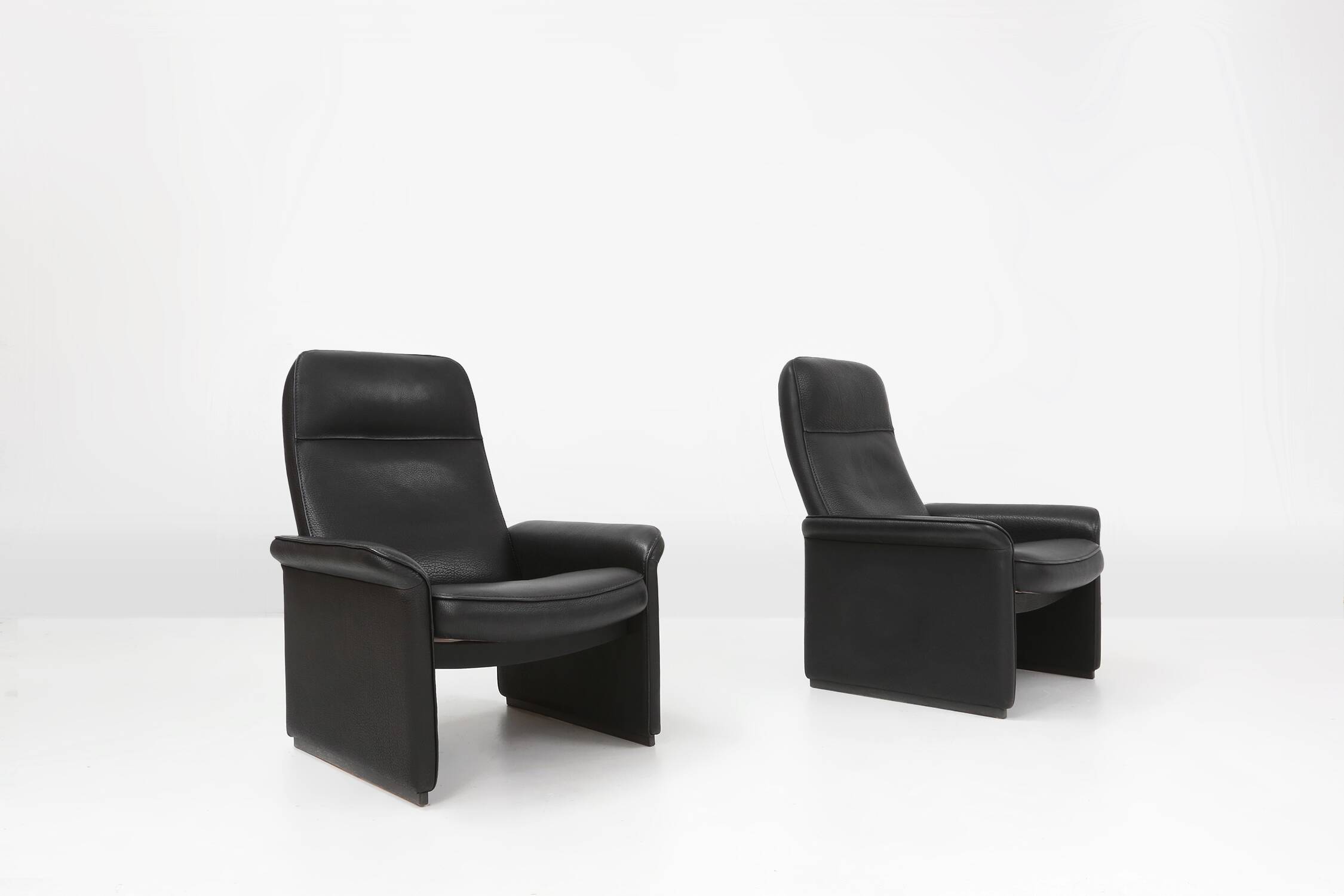 Exceptional De Sede DS50 lounge chair in black leather, Switzerland ca. 1980