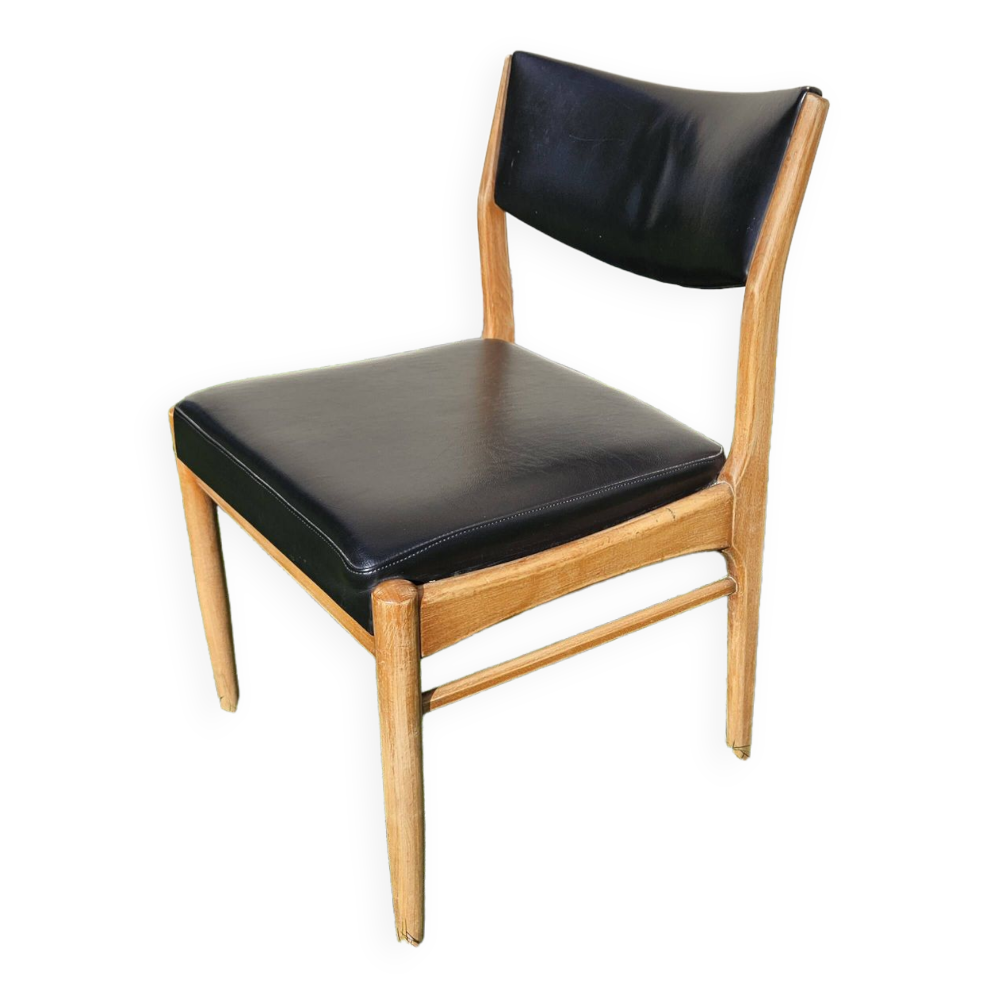 Chaise scandinave assise et dossier similicuir