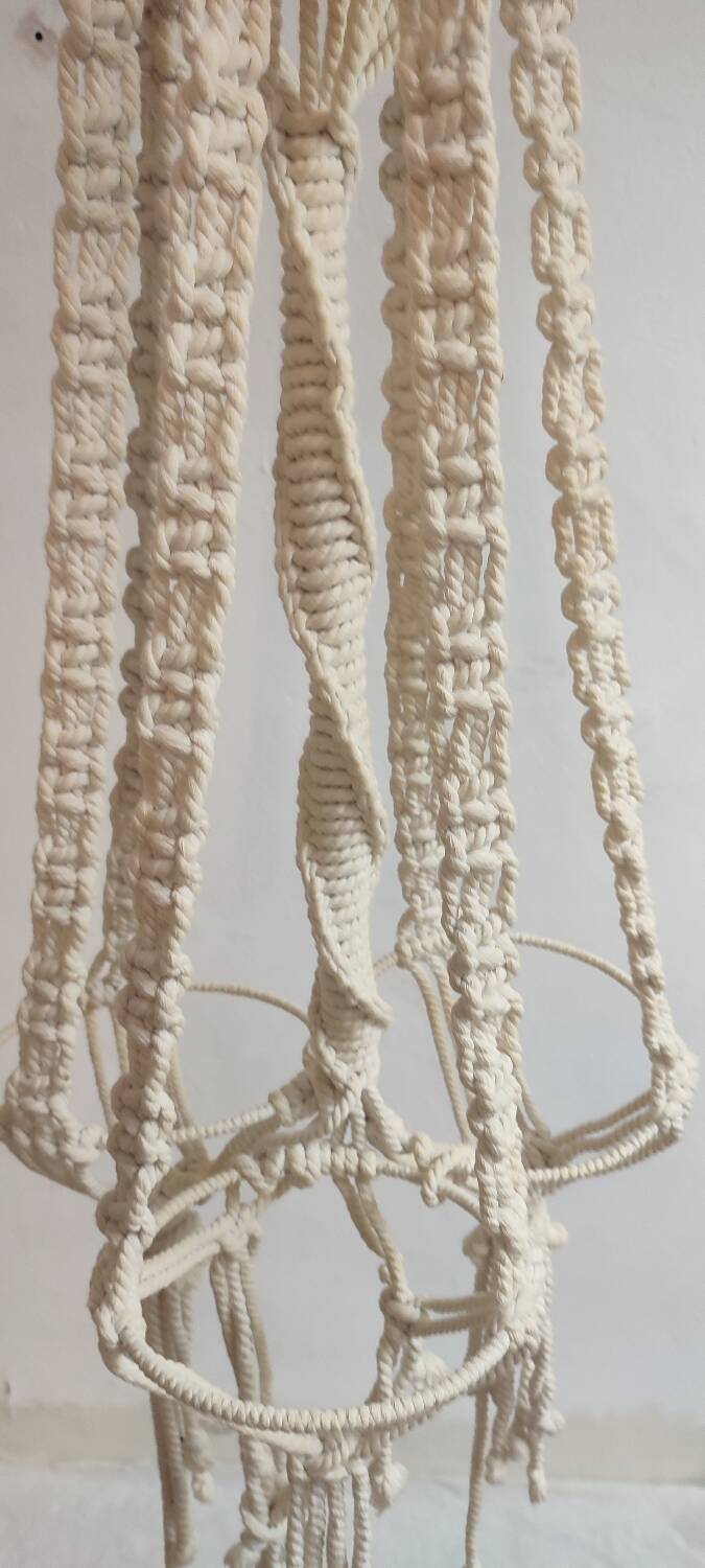 Lámpara de techo de macramé. Spain, 1980s.