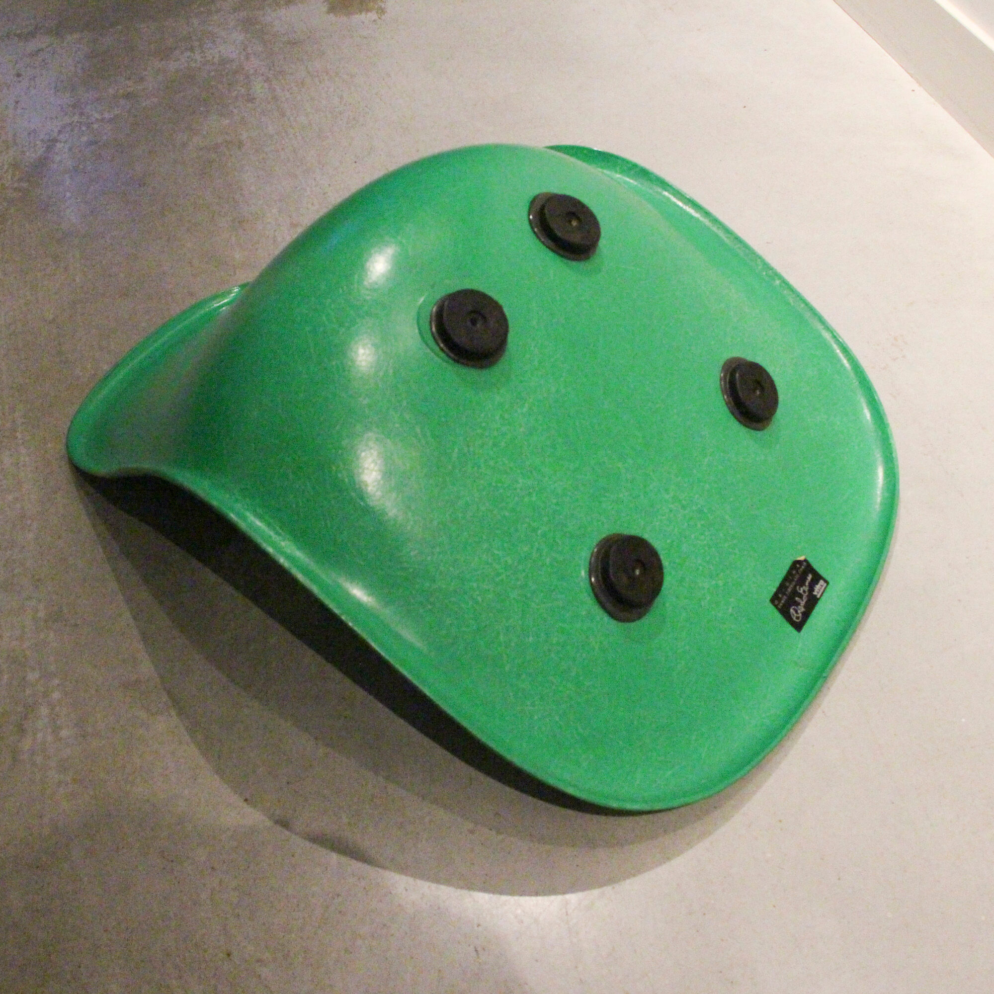 Lot de 2 chaises avec galette Kelly Green Eames