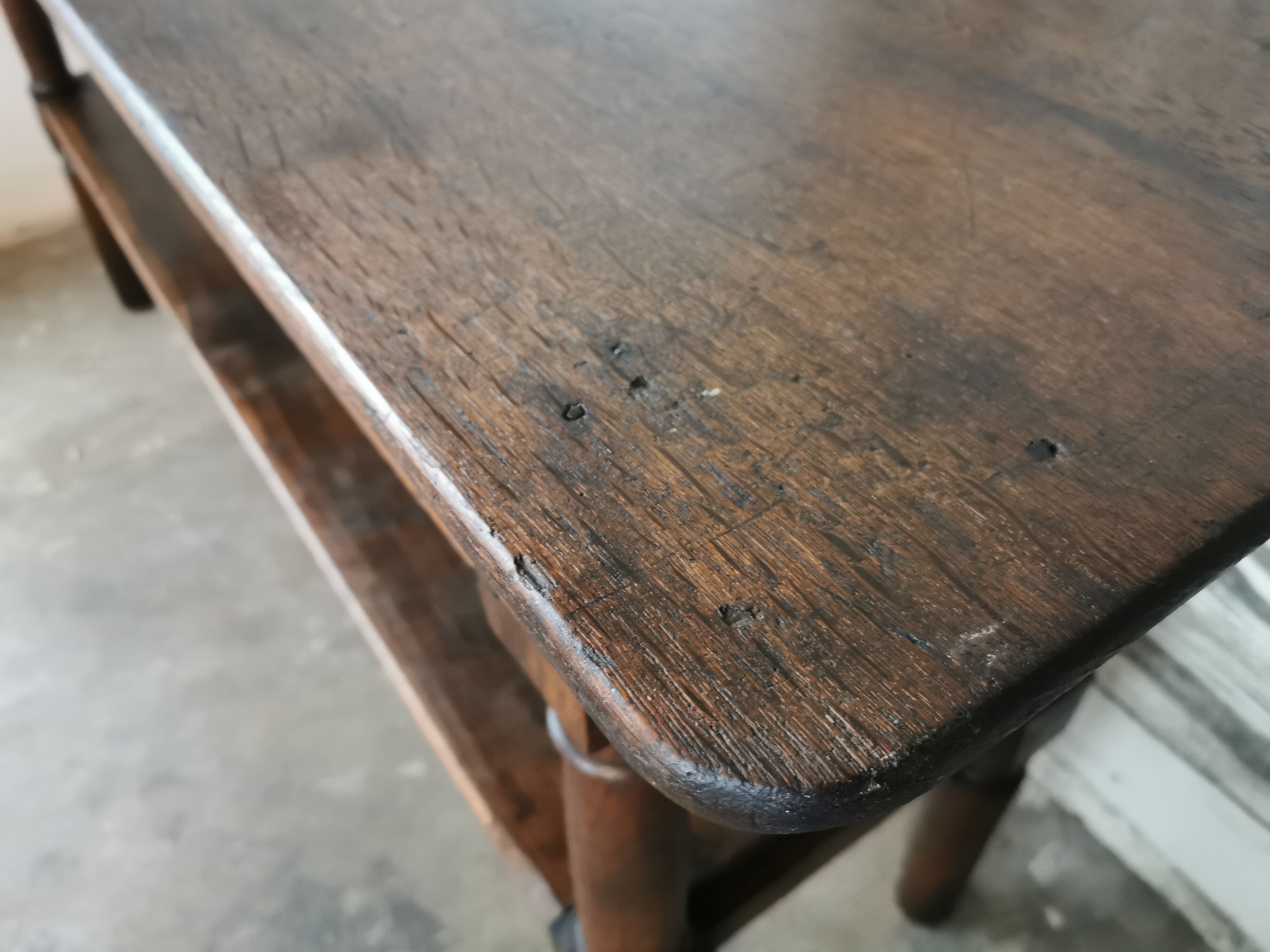 Draper table, oak wood console