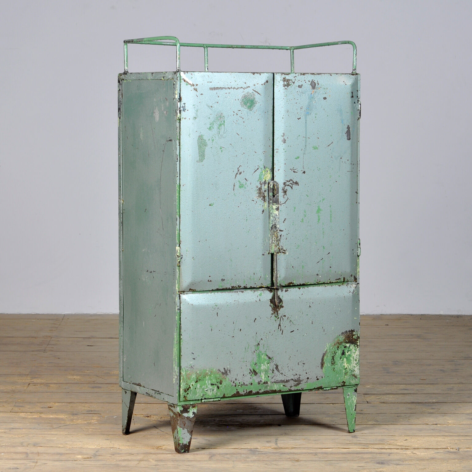 Armoire en fer industriel avec 4 tiroirs, années 1960