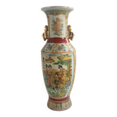 Antique Japanese Satsuma vase, 19th - early 20th century, decorated with geishas.