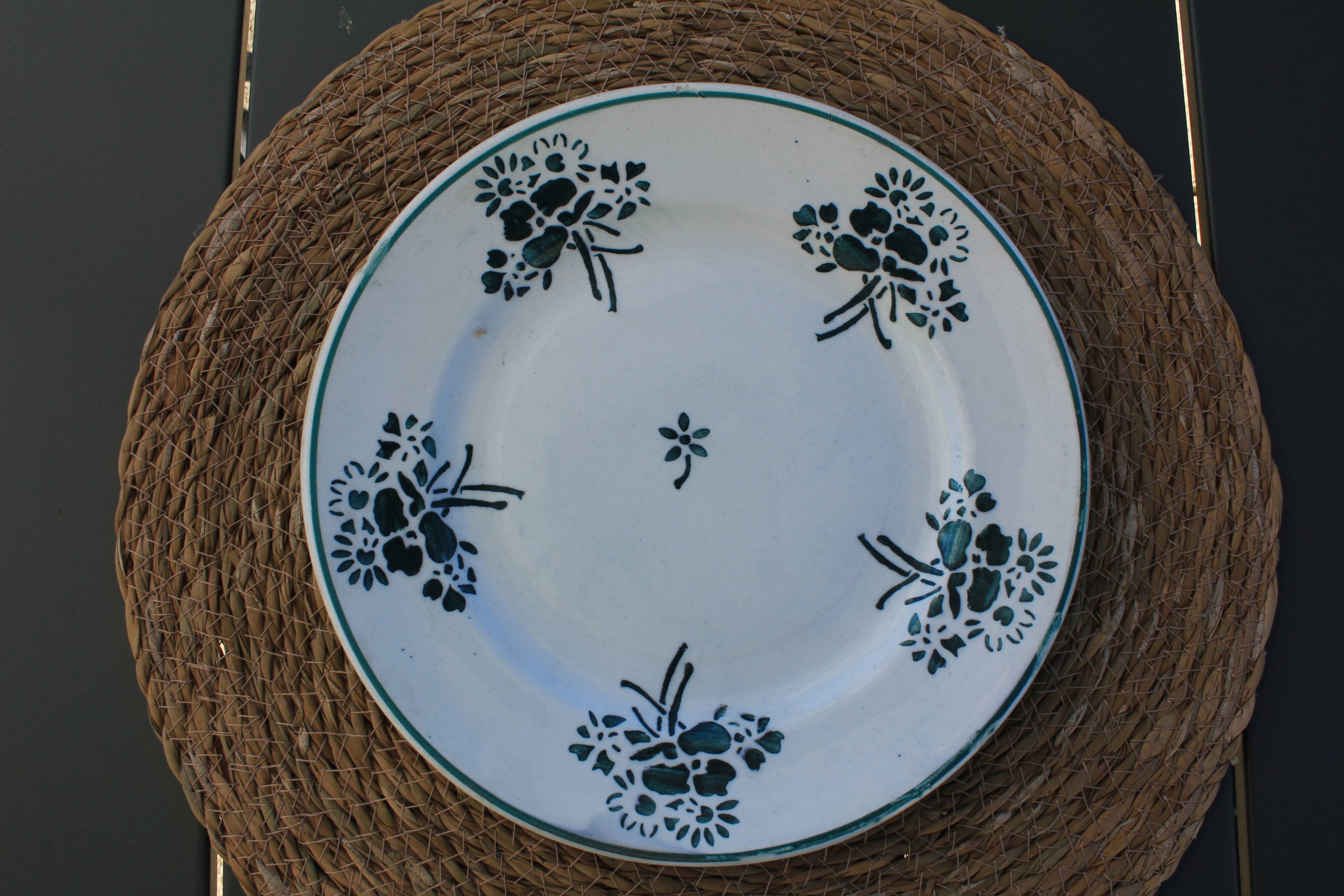 Set of 5 flat plates Faïencerie du Rhône Labrut Frères