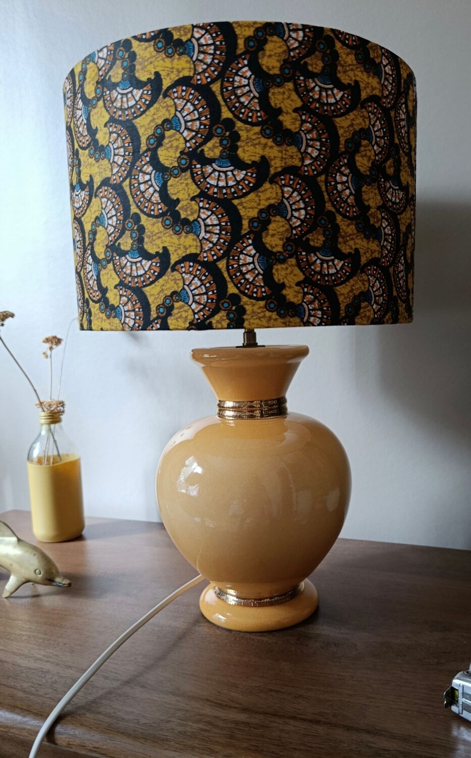 Yellow and gold ceramic table lamp | Kotska, saffron wax lampshade