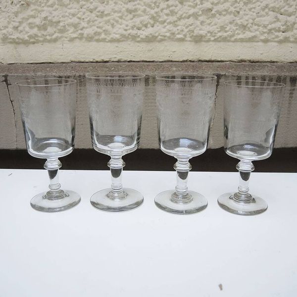 4 verres à pied transparent gravé Baccarat