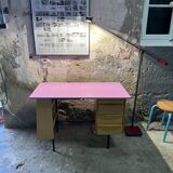 Modernist office in formica