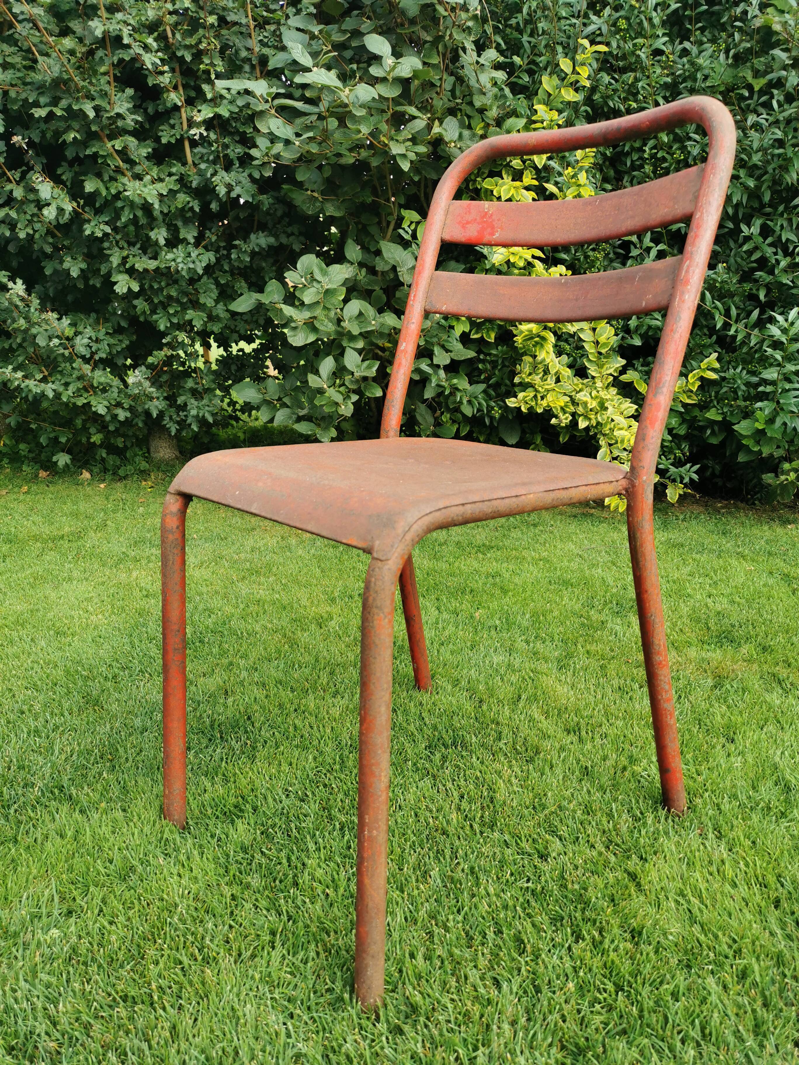 A Tolix bistro chair