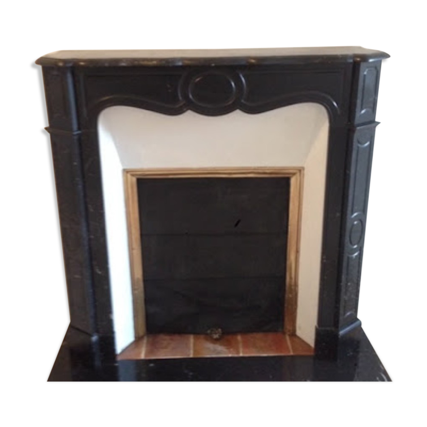 Pompadour fireplace in black marble nineteenth century.