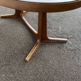 Oval baumann table