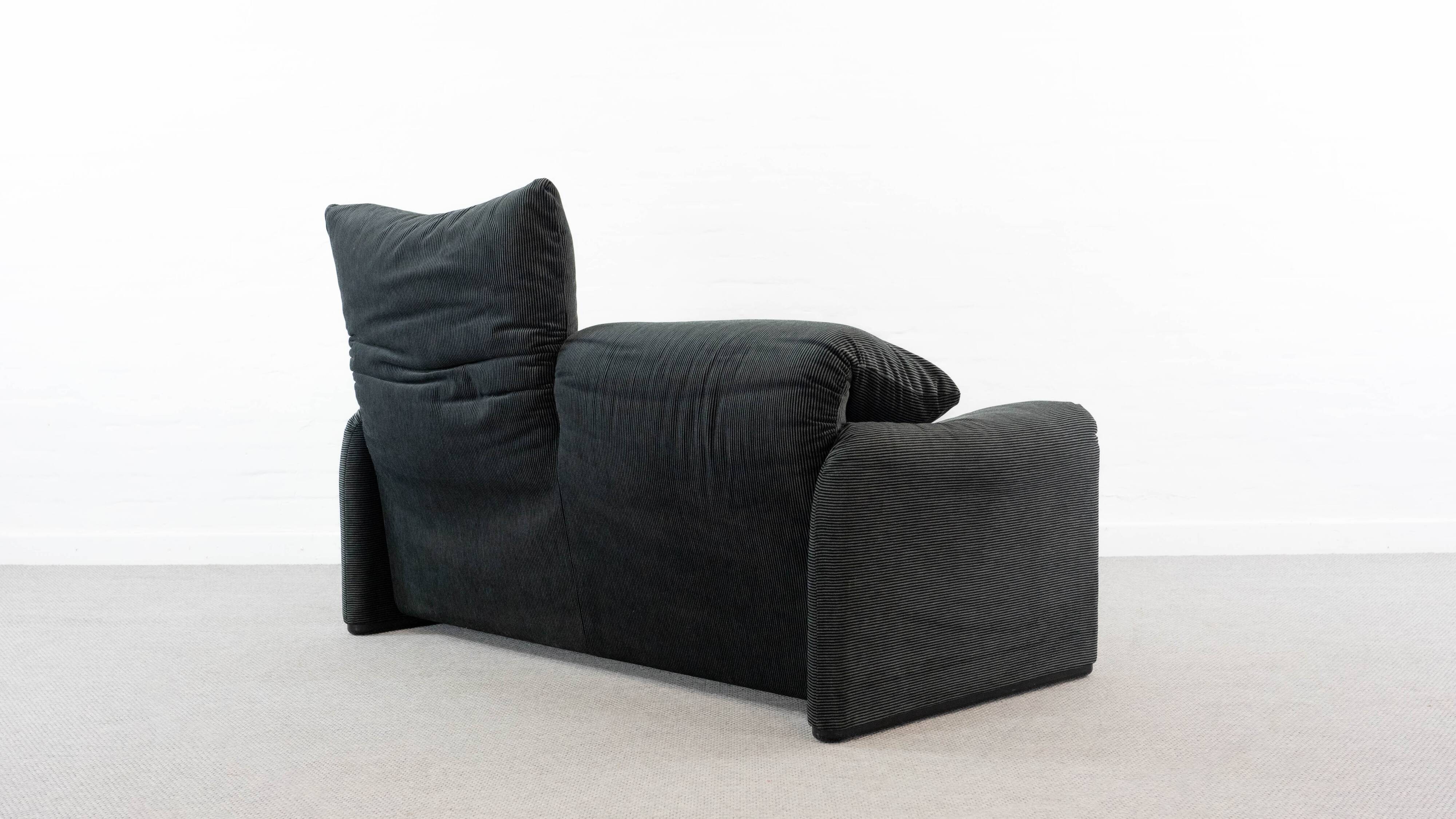 CASSINA MARALUNGA 2-SEAT SOFA BY VICO MAGISTRETTI
