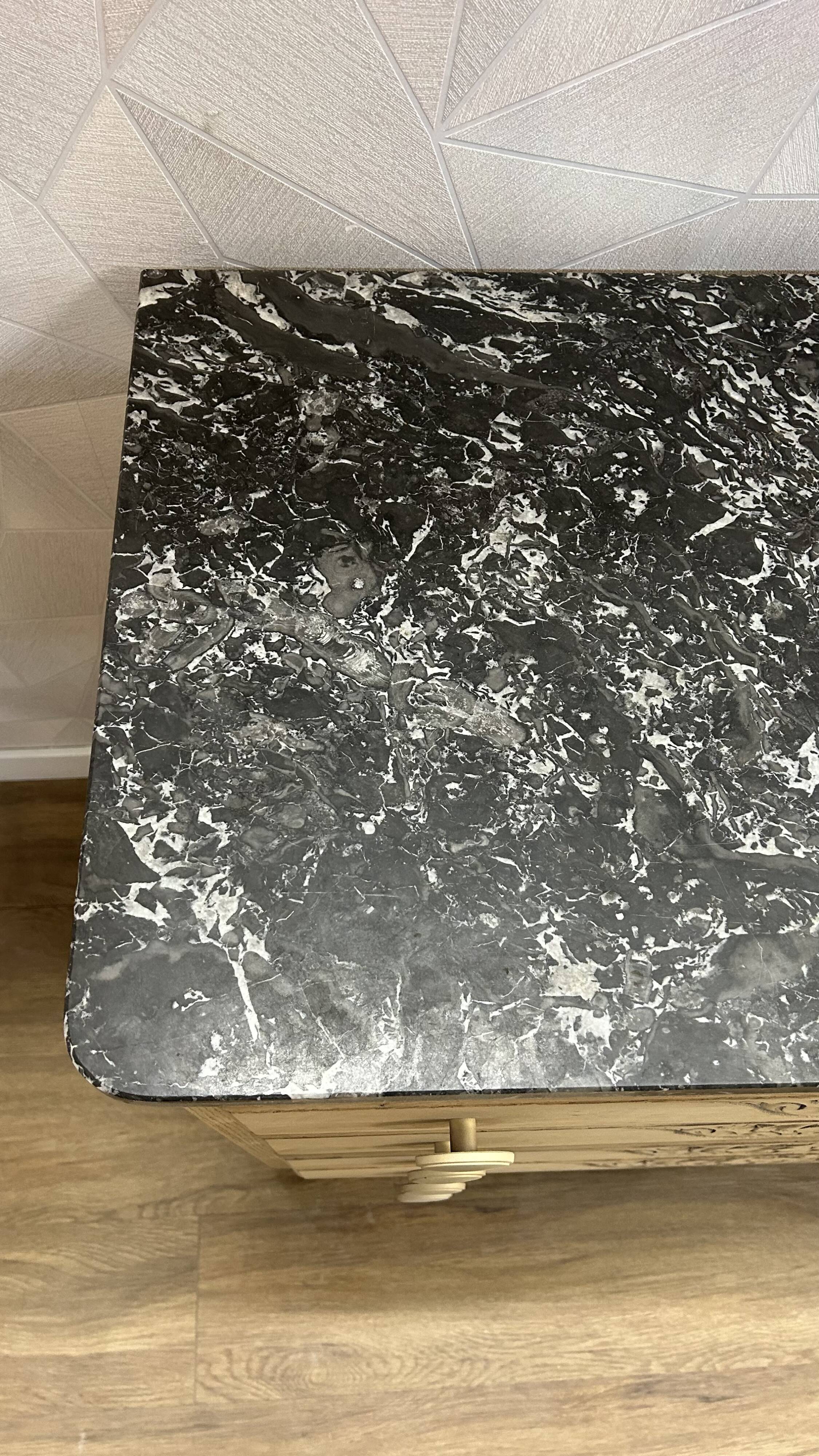 Art Deco chest of drawers in black marble and stripped solid oak