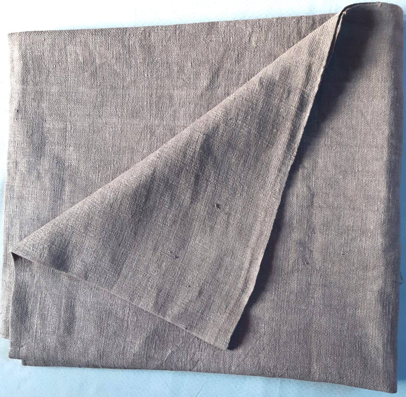 Nappe de campagne en chanvre teint gris foncé