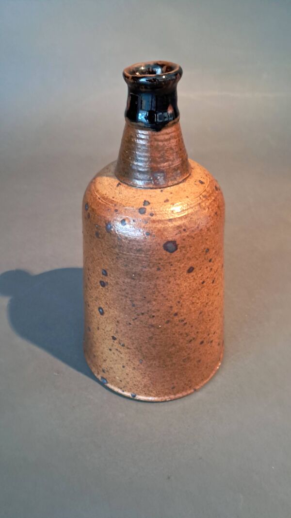 Bouteille en grès émaillé Pierre Digan (1941/2016).