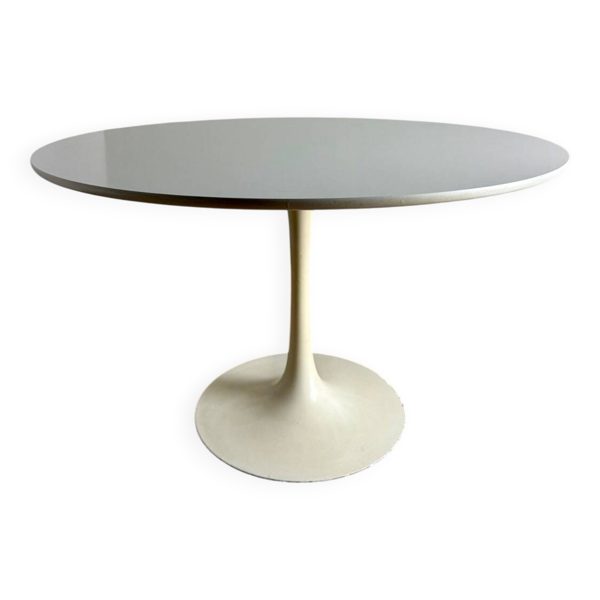 White round tulip-legged table attributed to Arkana