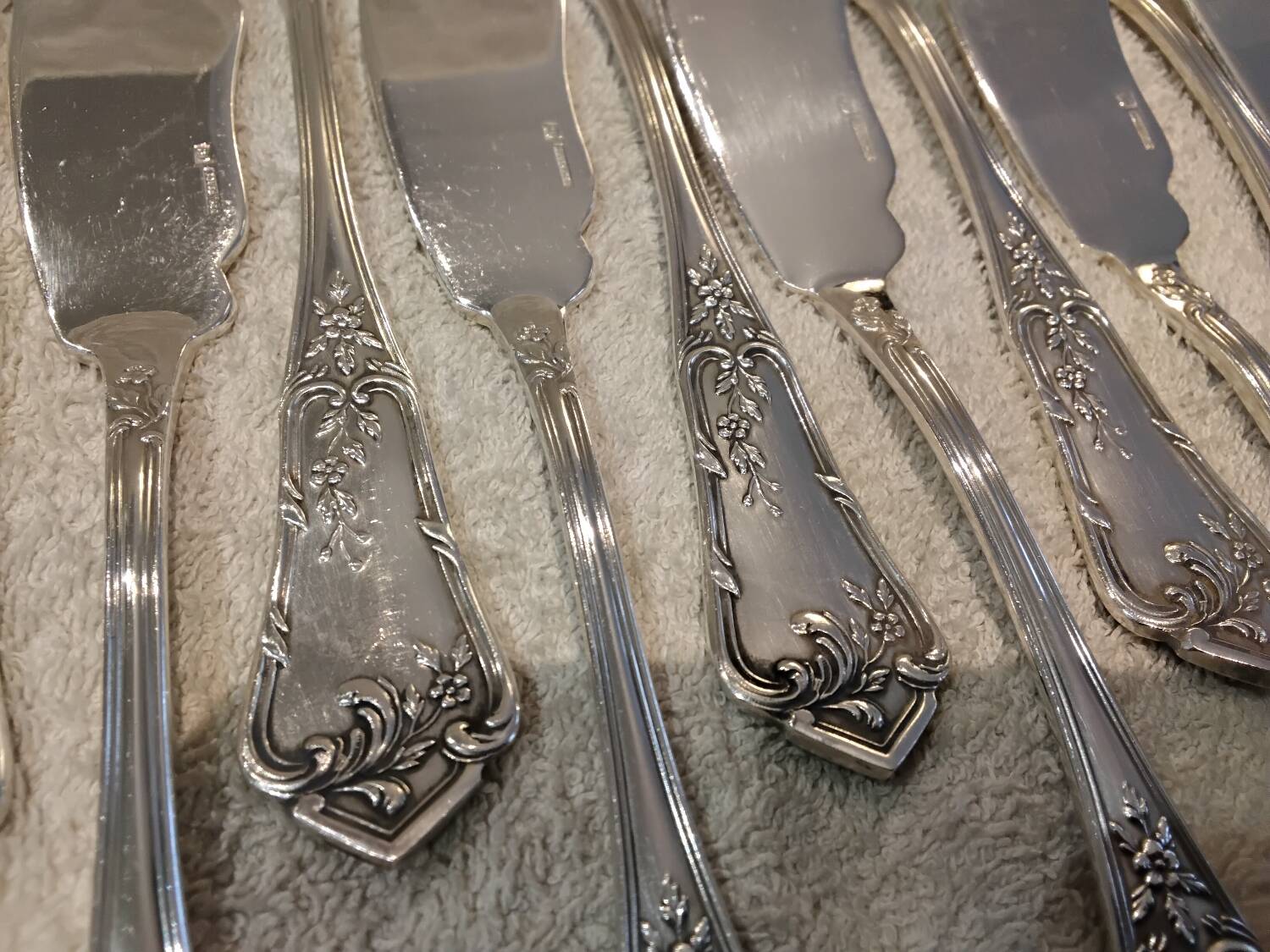 12 forks, 12 silver-plated fish knives Boulenger LXV