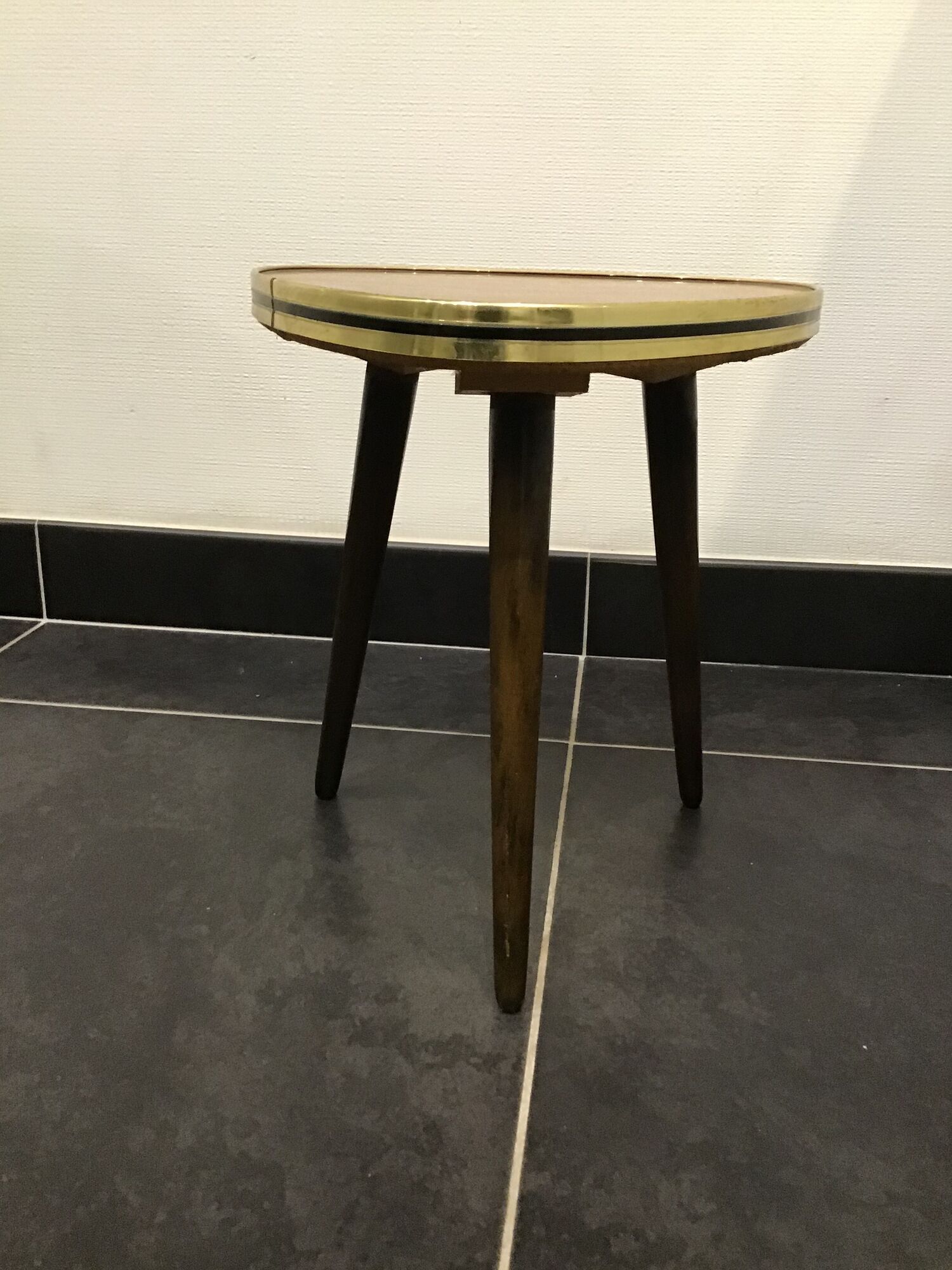 Formica pedestal small vintage coffee table tripod door plant midcentury 50s formica