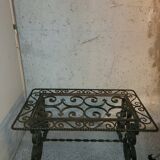 Table basse en ferforgé stylisée