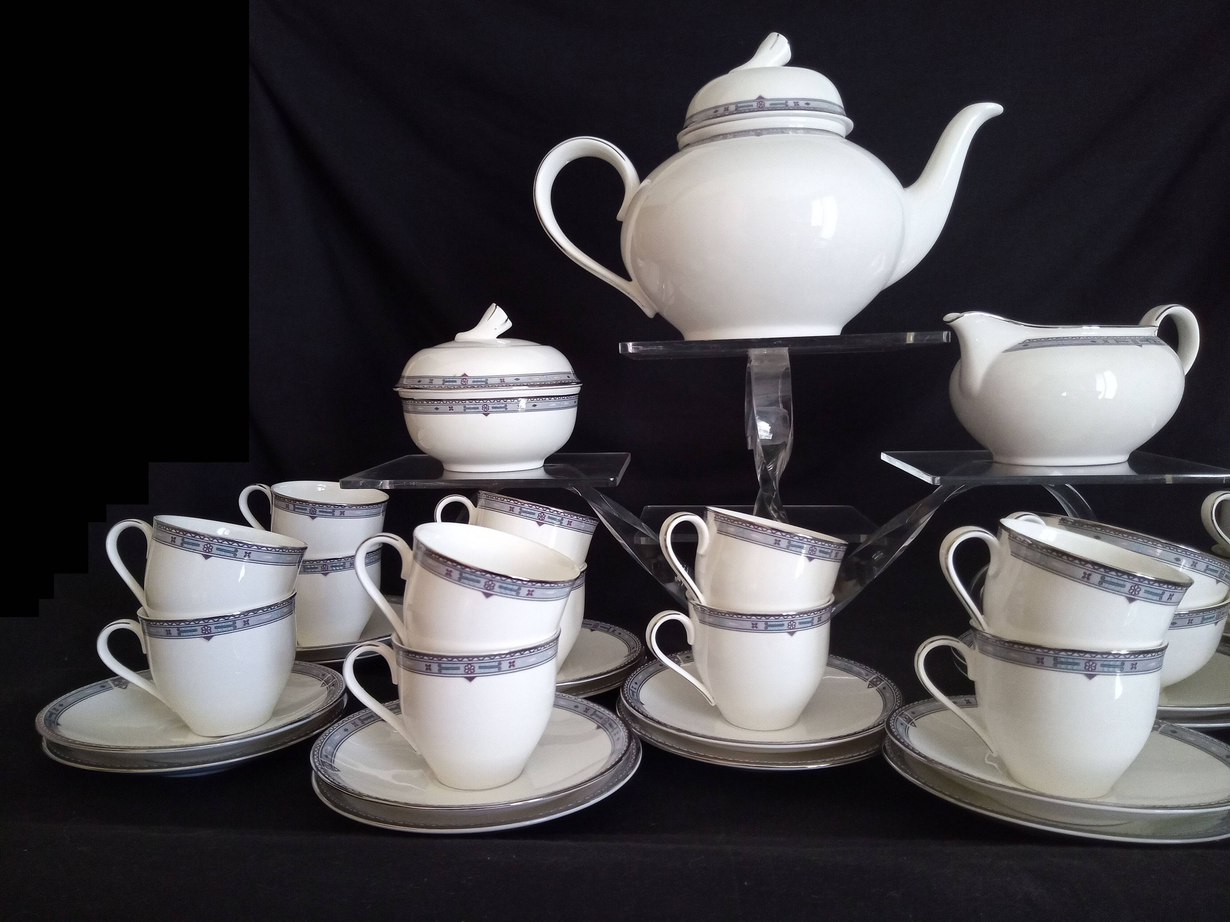 Coffee/tea service for 12 people in fine English porcelain, MAYA pattern