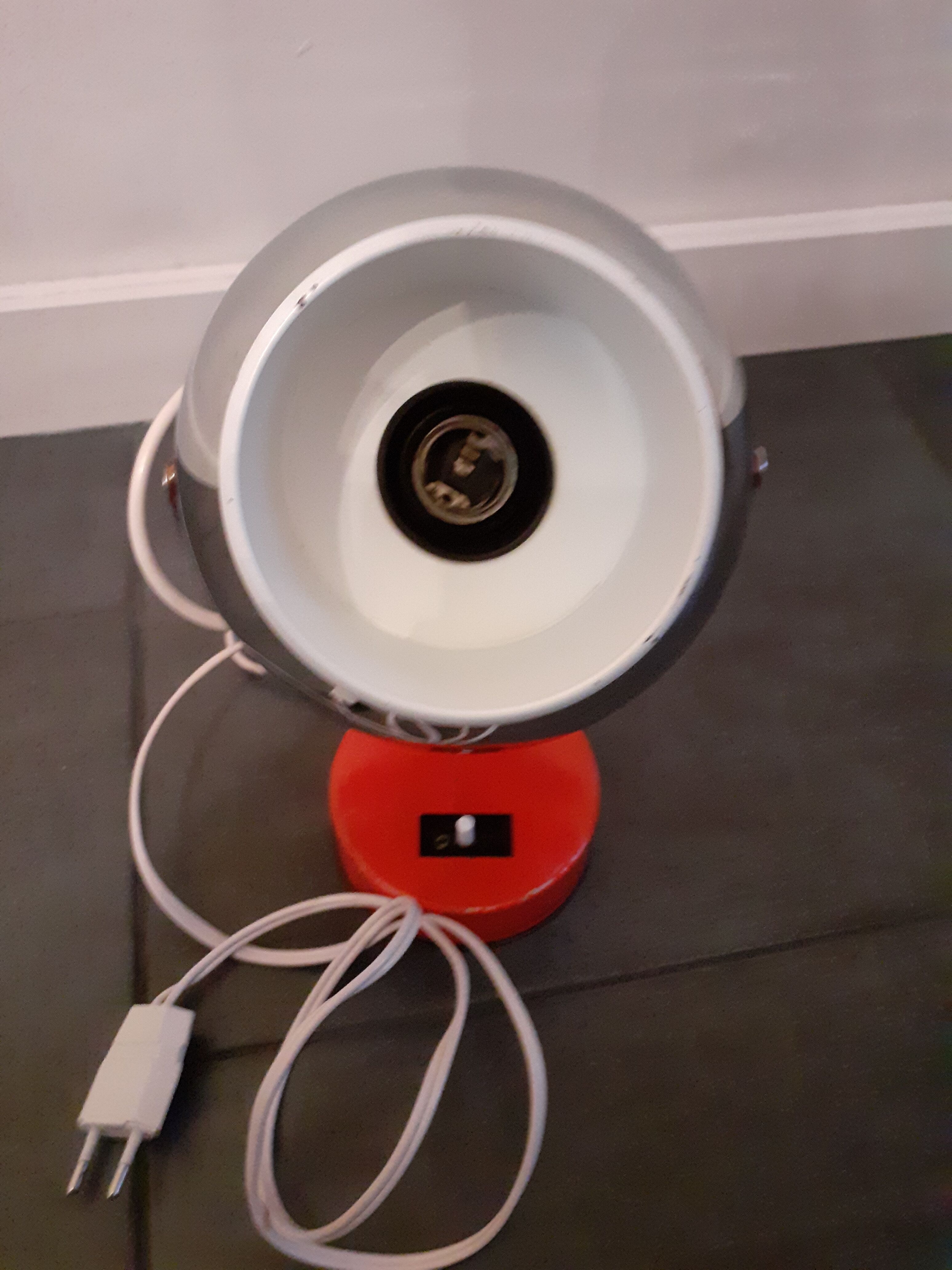 Eyeball 70's lamp to lay