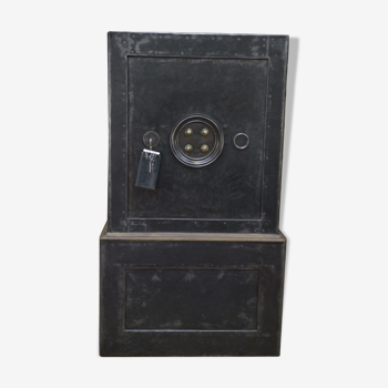 Old safe