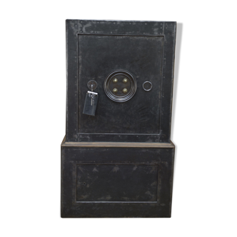 Ancien coffre fort