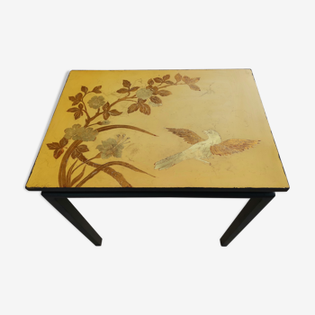 Table d'apoint laquée de style chinois  décors fleurs et oiseau