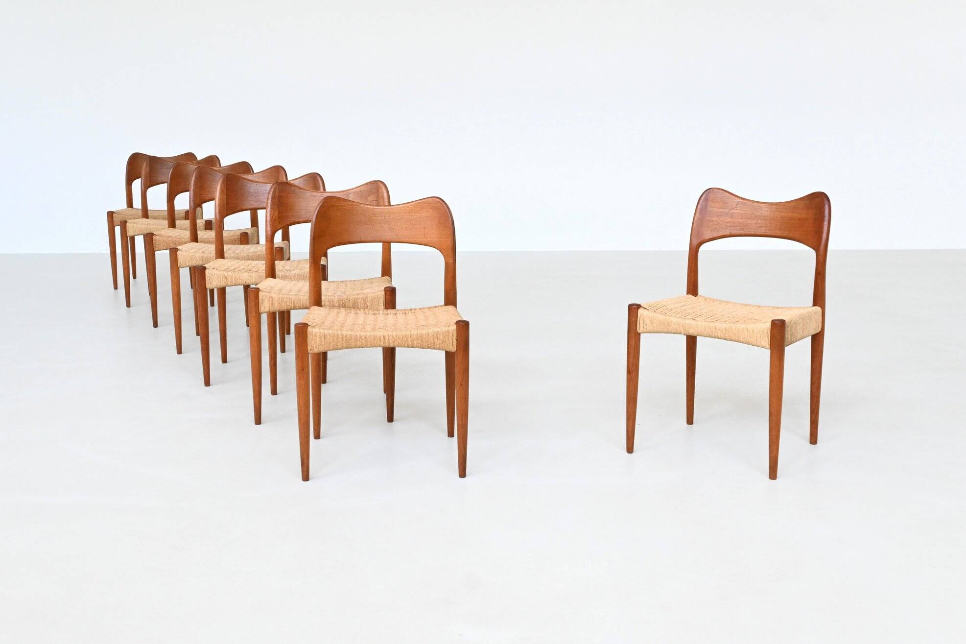 Arne Hovmand Olsen set of eight dining chairs in oak Mogens Kold Denmark 19