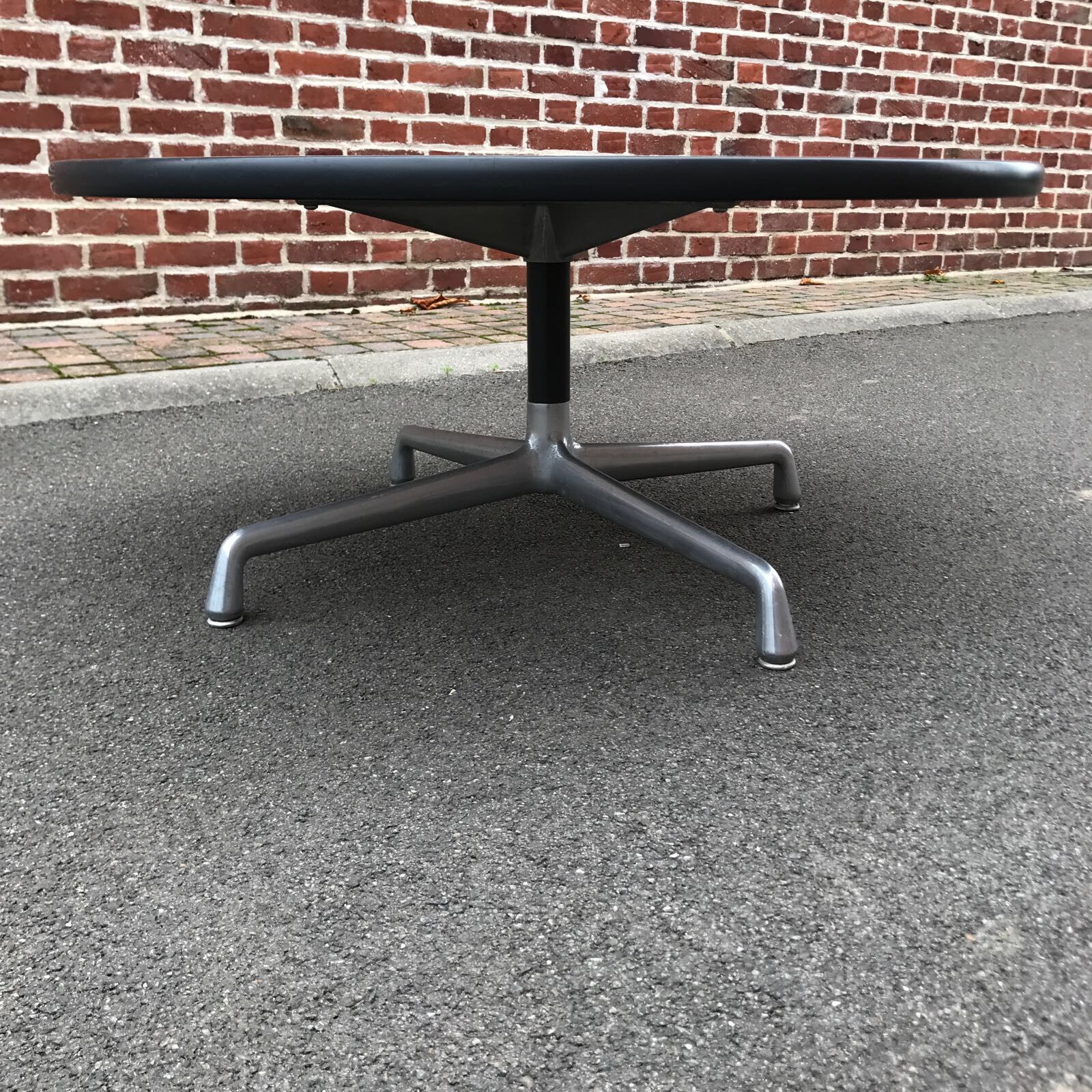 Table basse Eames édition Herman Miller