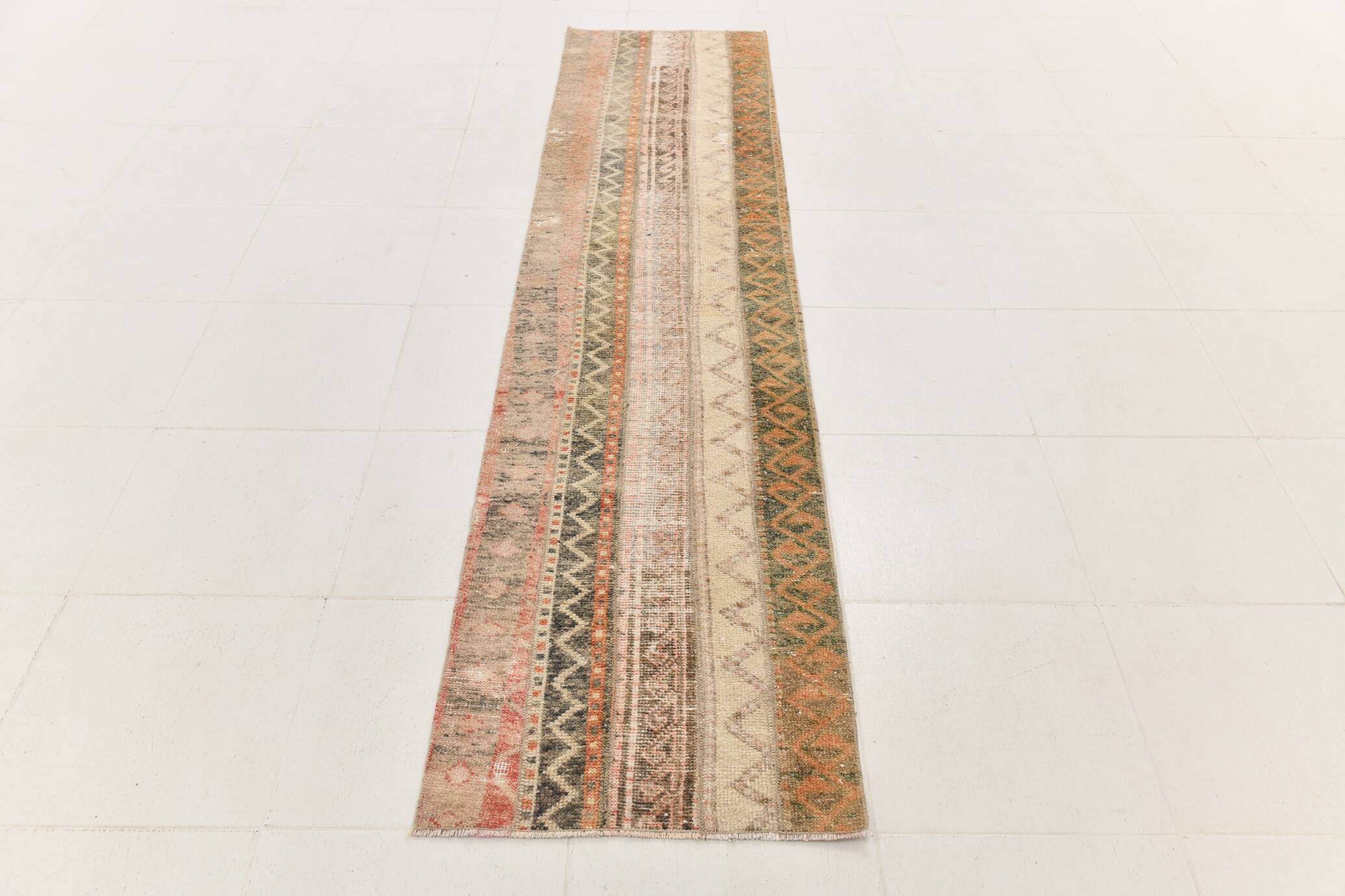 2x9 Vintage Brown & Cream Turkish Runner Rug, 60x263Cm