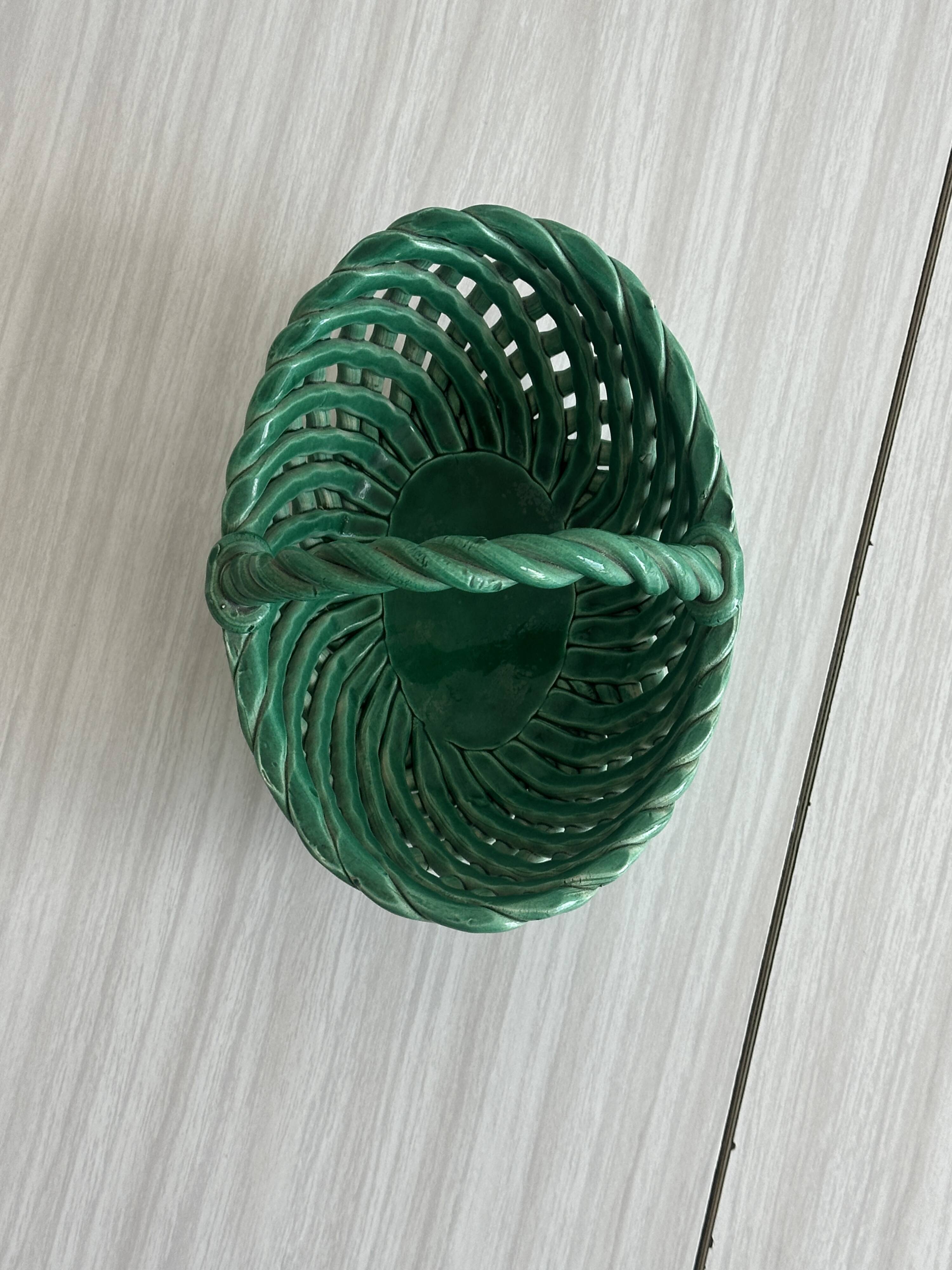 Panier en céramique verte