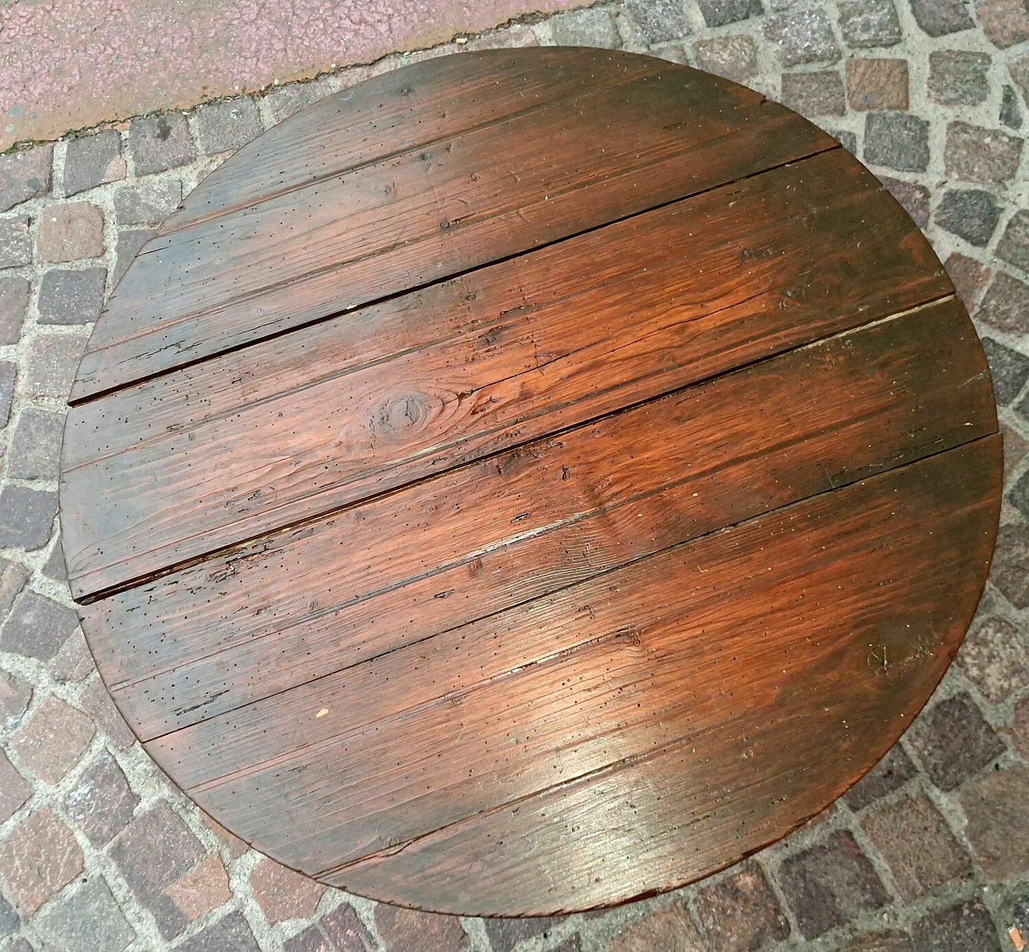 Old bistro guéridon table bar restaurant