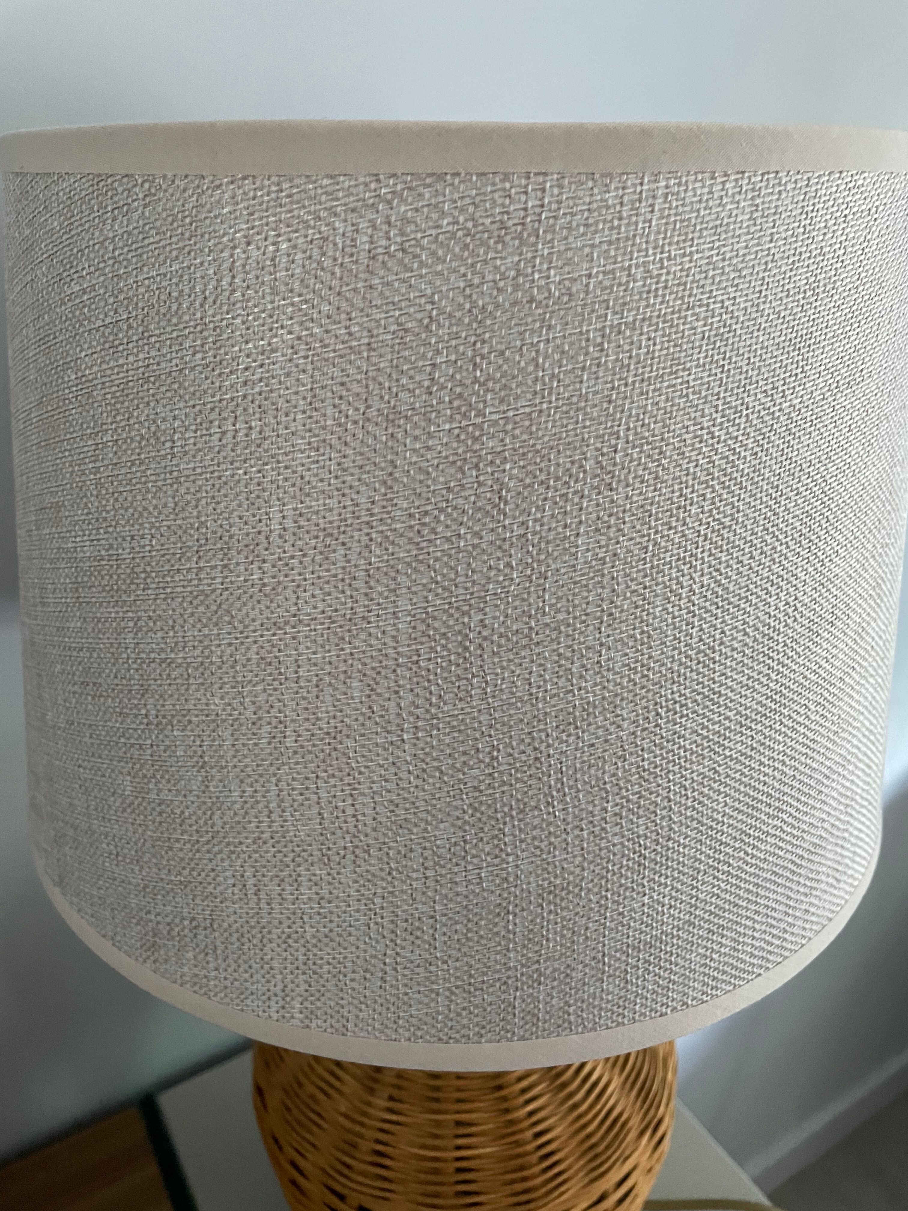 Lampe en rotin électrifiée à neuf