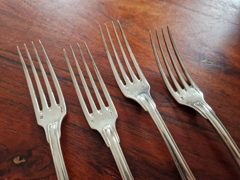 Christofle, Paris - Set of 4 dessert forks - Vendôme model (Louis XIV style) - in metal