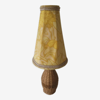 Lampe vintage en rotin abat jour jaune