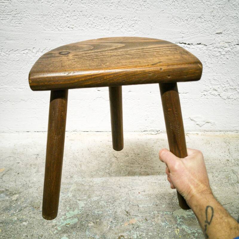 Tripod cowherd stool