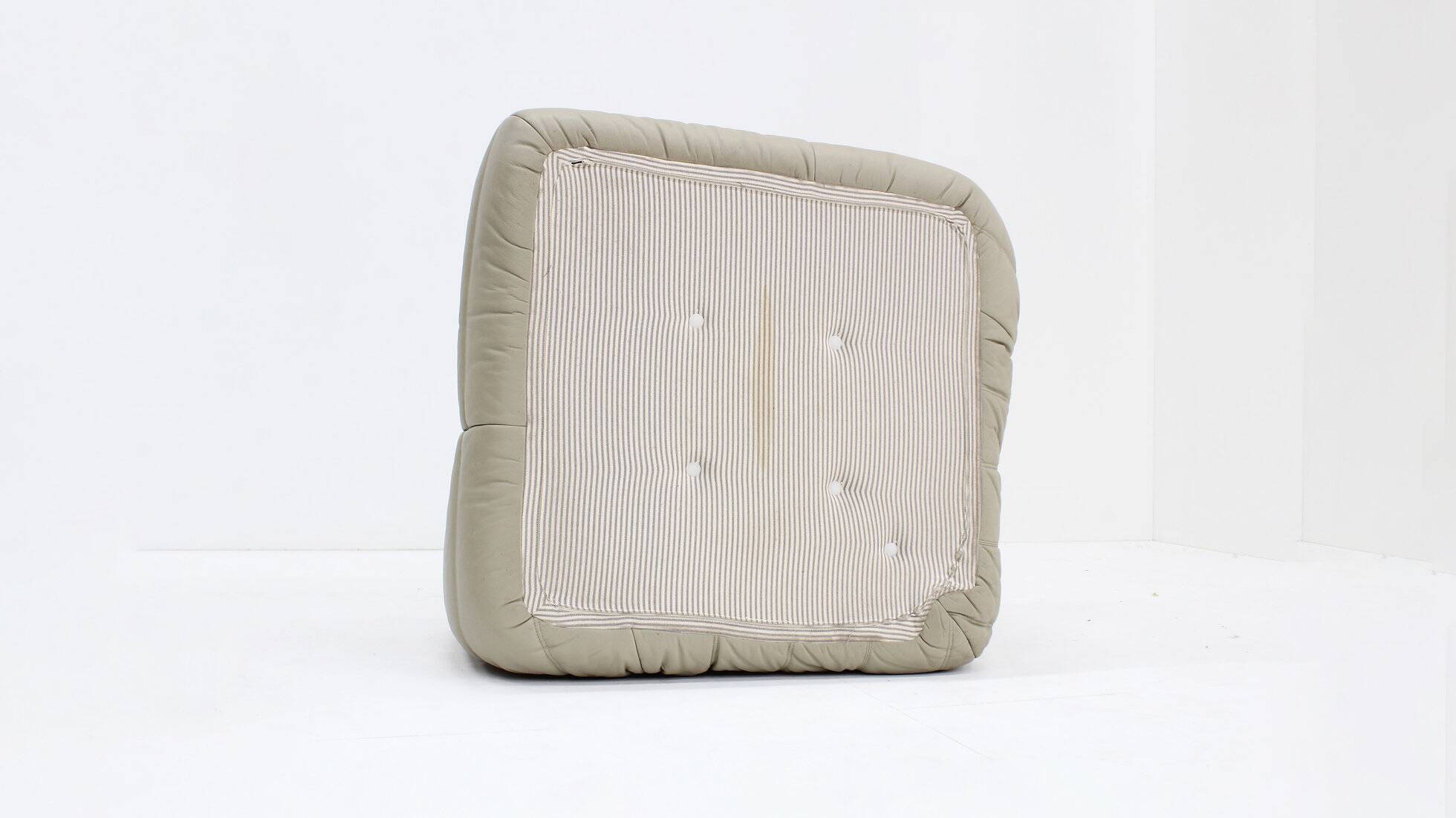 Fauteuil d'angle vintage Togo en cuir par Michel Ducaroy pour Ligne Roset