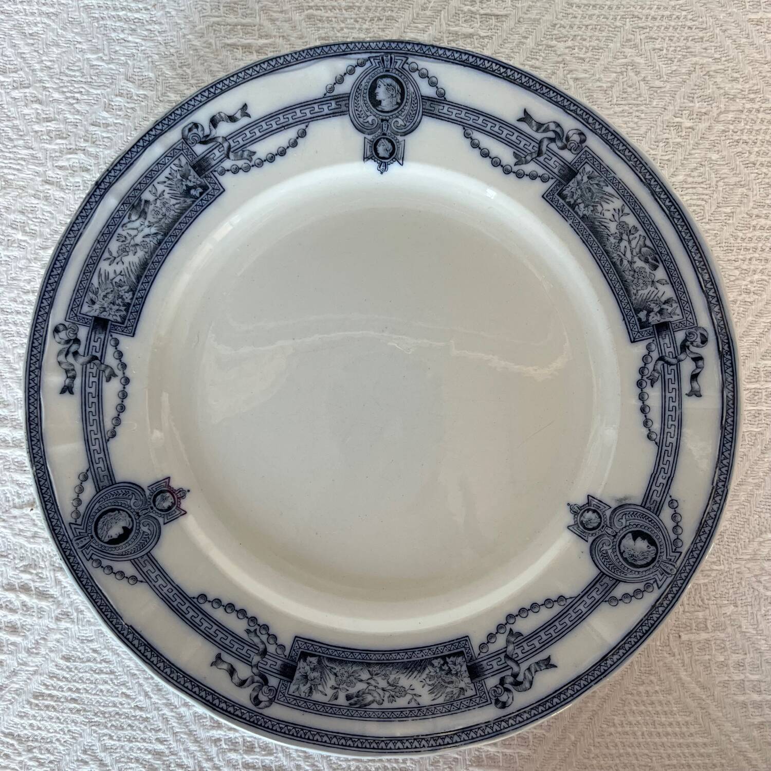 Saint Amand dinner plates