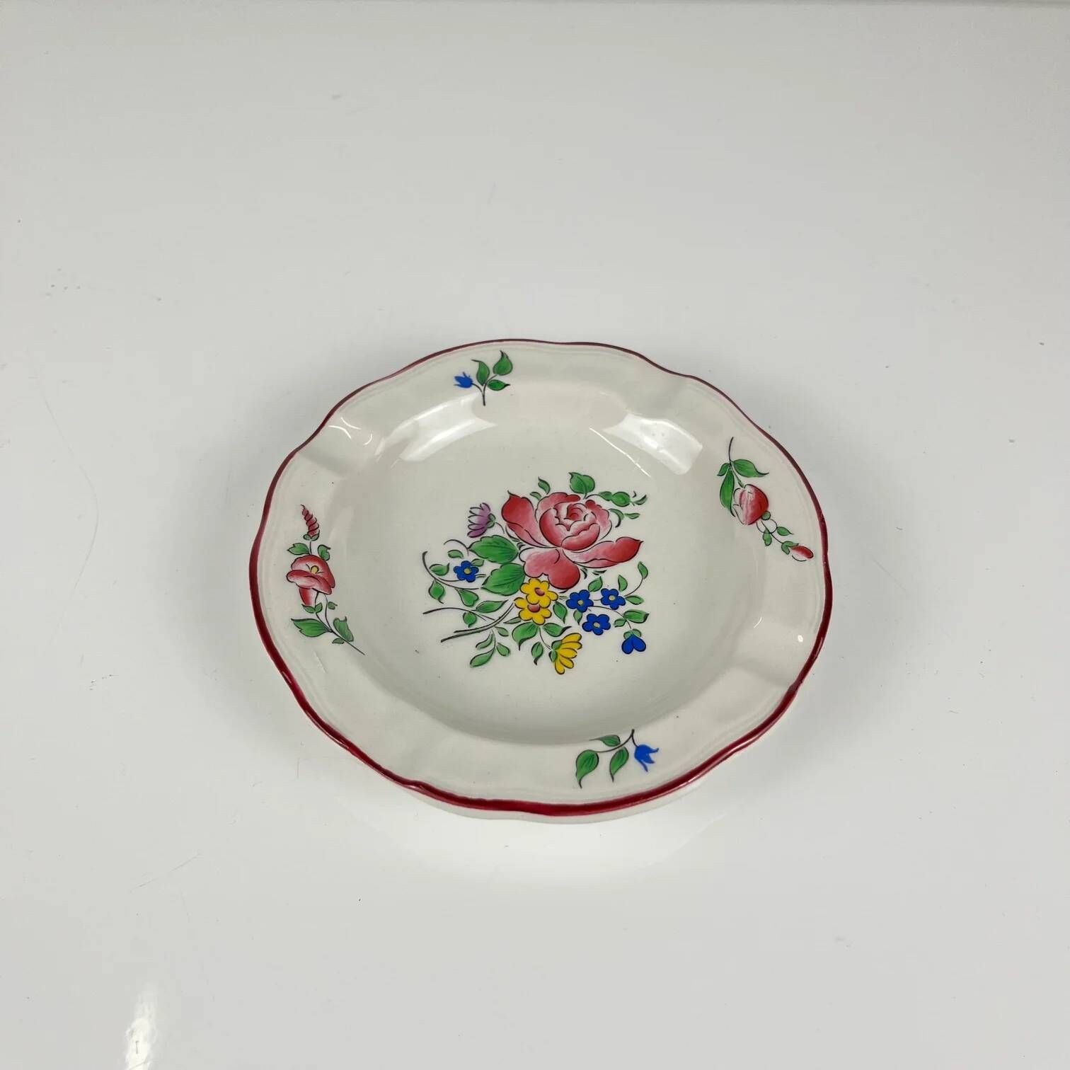 Ashtray, street lamp model by KG Lunéville, rose pattern.