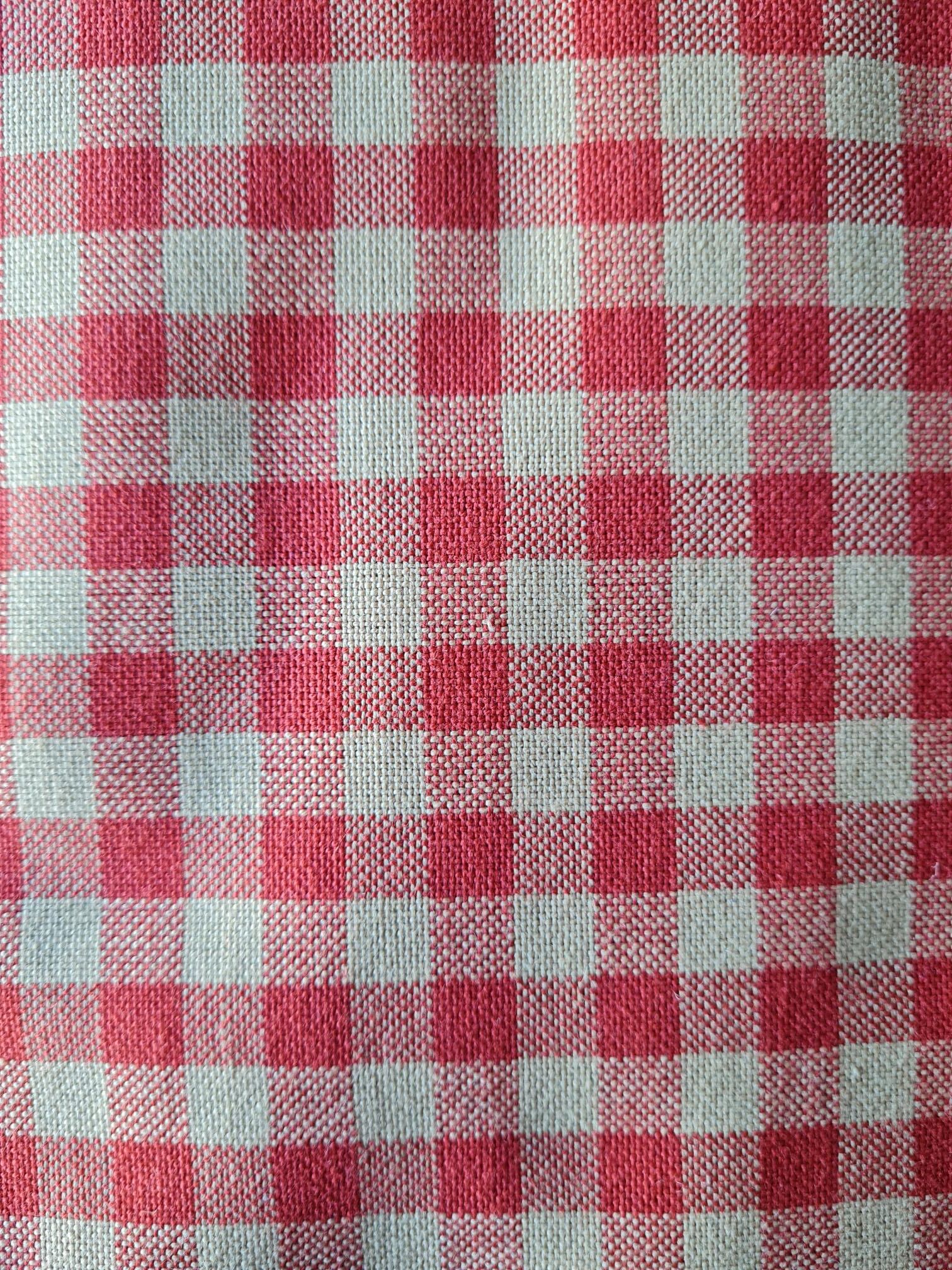 Armchair in pine and vichy fabric