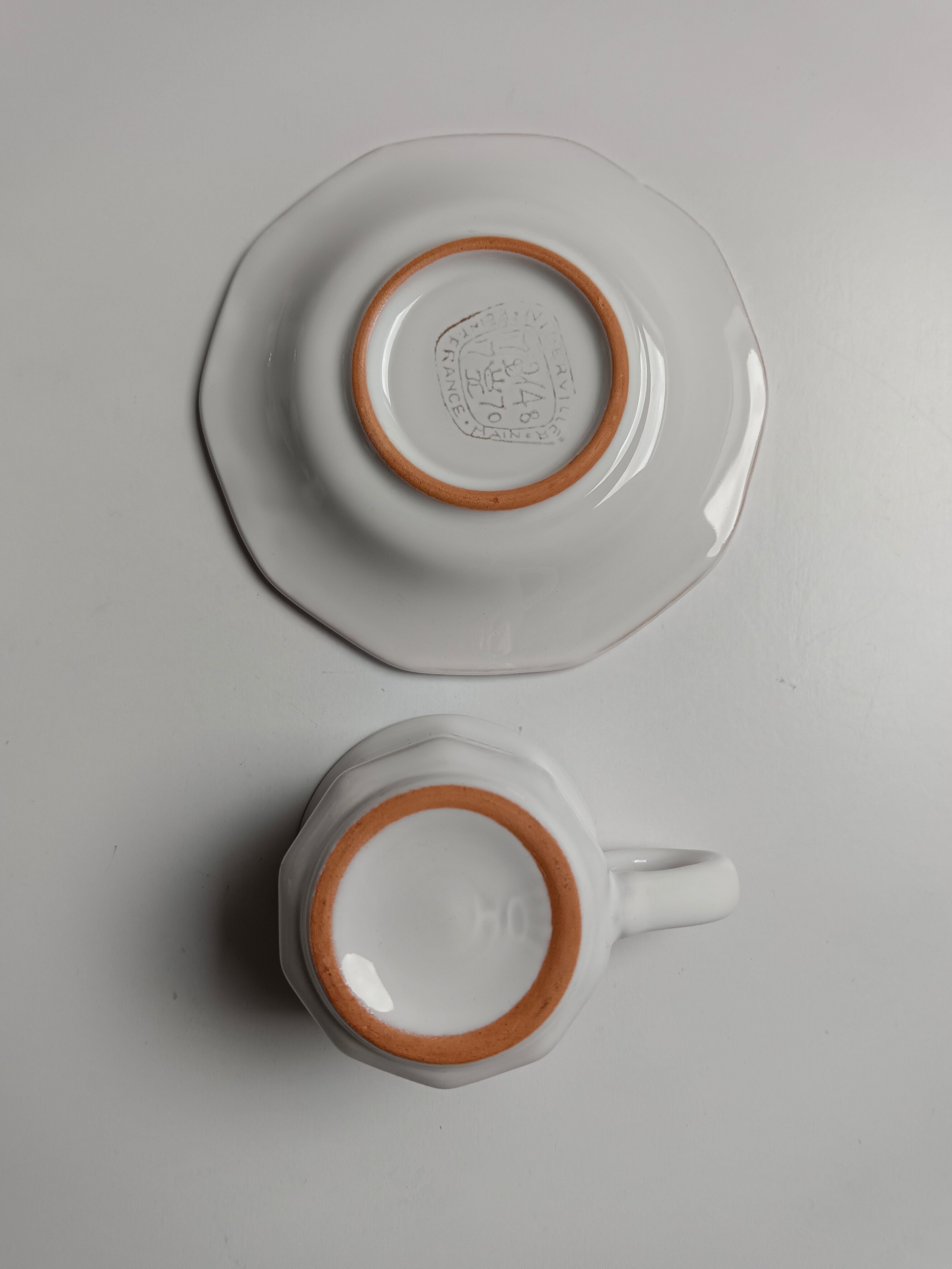 6 tasses Niderviller blanches et roses à décor de fleurs