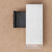Applique murale d'extérieur rectangulaire en aluminium brossé et résine