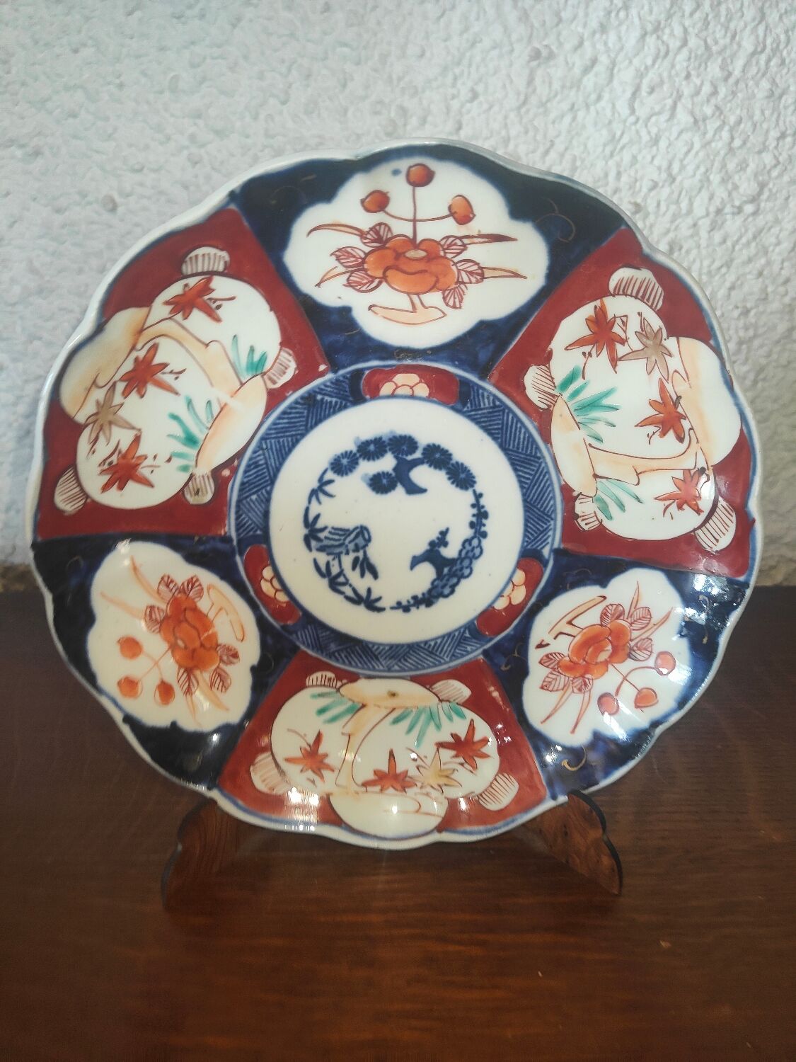 Pretty earthenware plate Imari Japanese old